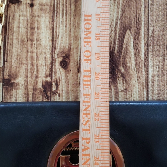 Tory Burch Clutch black small bag wit logo gold Chain strap & dust bag - Picture 12 of 15